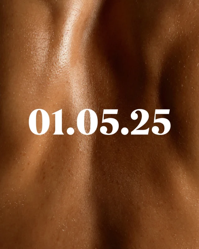 Etwas Wunderschönes wächst heran…
Natürlich. Sanft. Wirksam.
Am 01. Mai 2025 enthüllen wir unser neues Clean Beauty Highlight.
Bleib dran – deine Haut wird es lieben.
#maijuni #cleanbeauty #naturkosmetik #neuheit #comingsoon